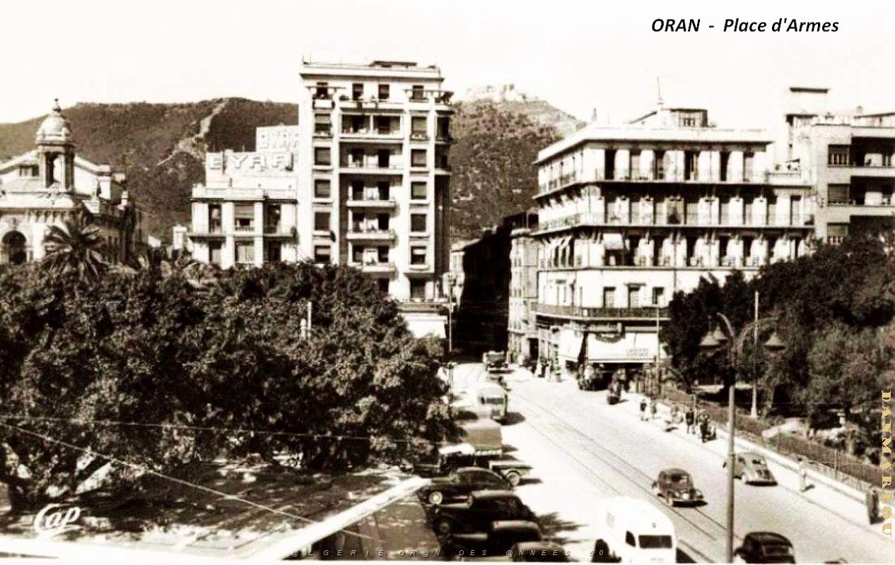 Oran - Place d'Armes     .jpg